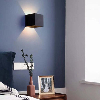 Nexu Væglampe i Aluminium