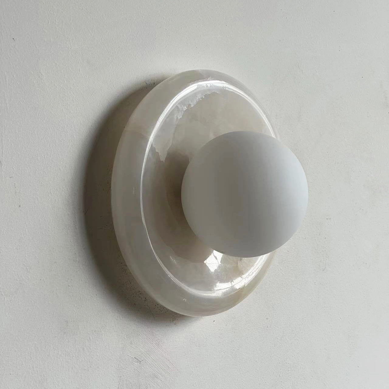 Avi Væglampe i Marmor